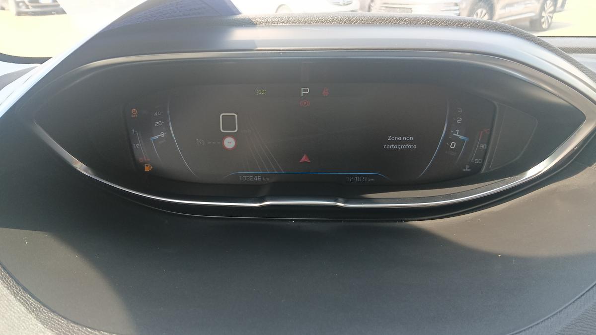 Peugeot 3008 1.5 HDI 130CV EAT8 Business